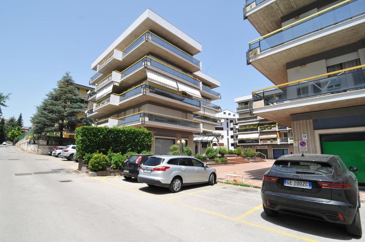Sole & Querce Apartments- Bike Friendly With Garage لانشانو المظهر الخارجي الصورة